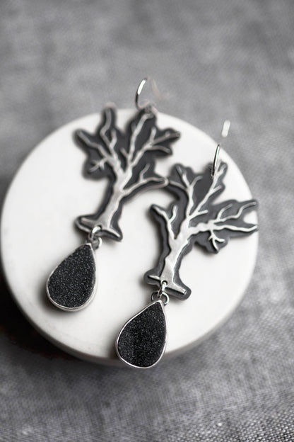 Leafless Dim Earrings | #1