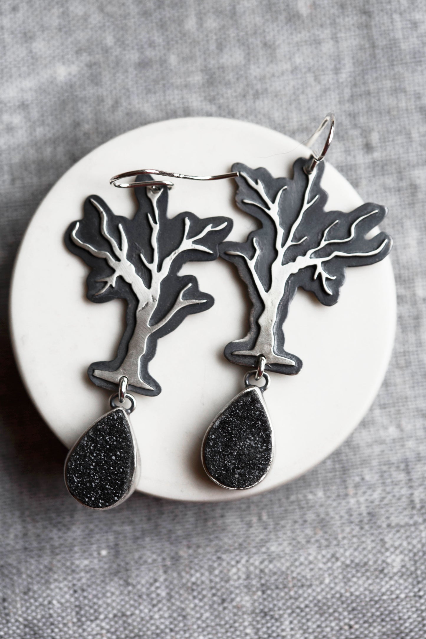Leafless Dim Earrings | #3