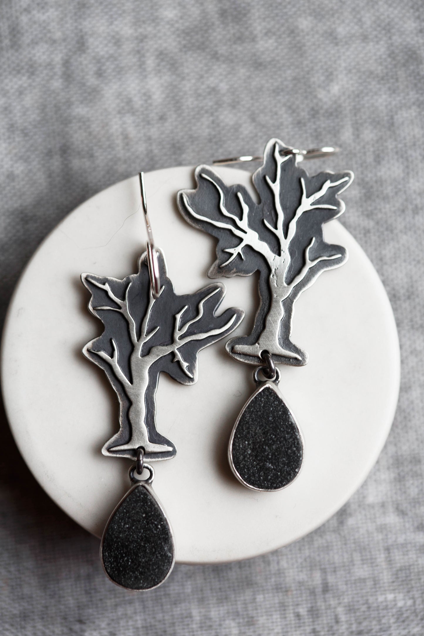Leafless Dim Earrings | #4