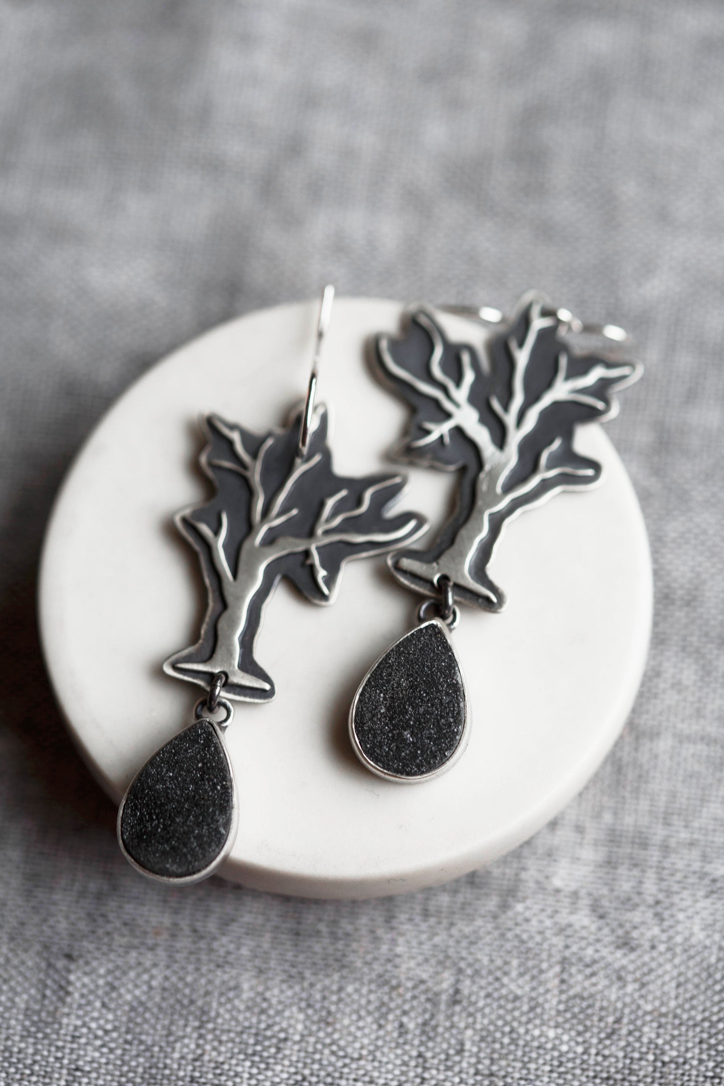 Leafless Dim Earrings | #4
