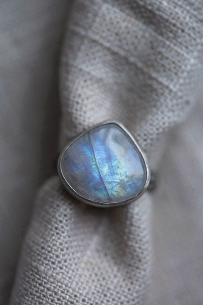 Size 7.5  |  Moon Dust Ring  |  #18