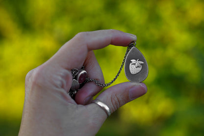 Strawberry Runner Necklace | #9