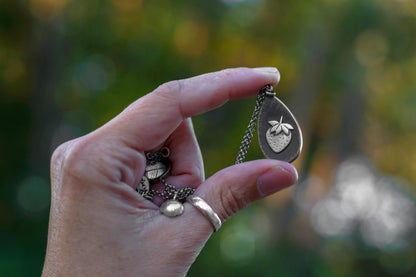 Strawberry Runner Necklace | #13