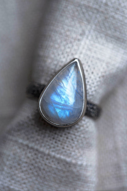 Size 8.5  |  Moon Dust Ring  |  #30