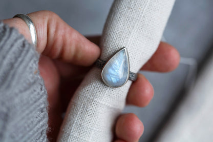 Size 8.5  |  Moon Dust Ring  |  #30